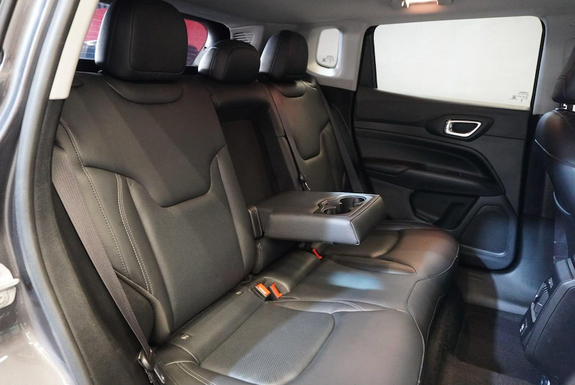 Foto do veículo JEEP COMPASS  LONG TF 2022 43.928 KM 117.900,00
