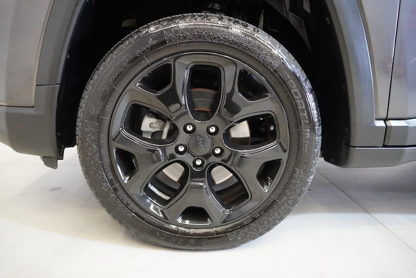 Foto do veículo JEEP COMPASS  LONG TF 2022 43.928 KM 117.900,00