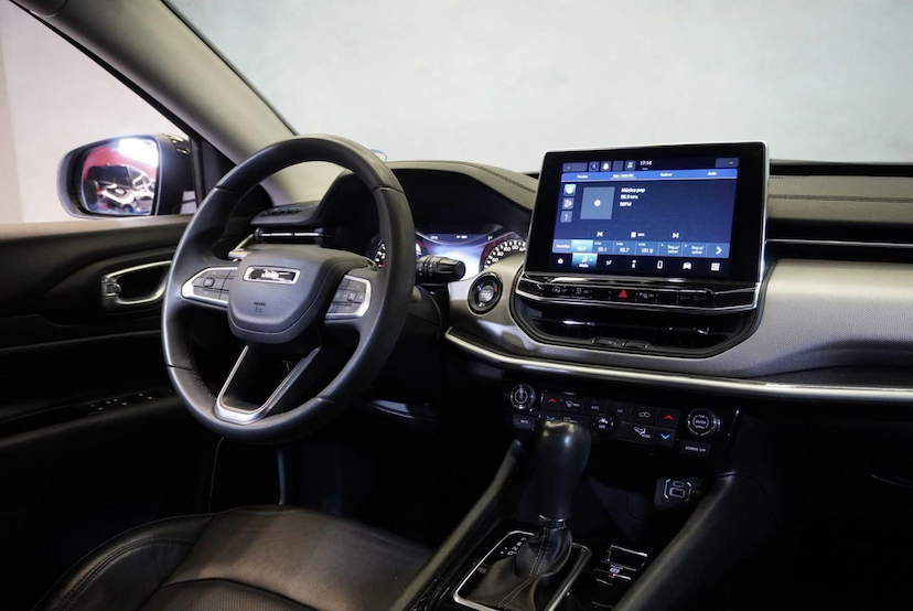 Foto do veículo JEEP COMPASS  LONG TF 2022 43.928 KM 117.900,00