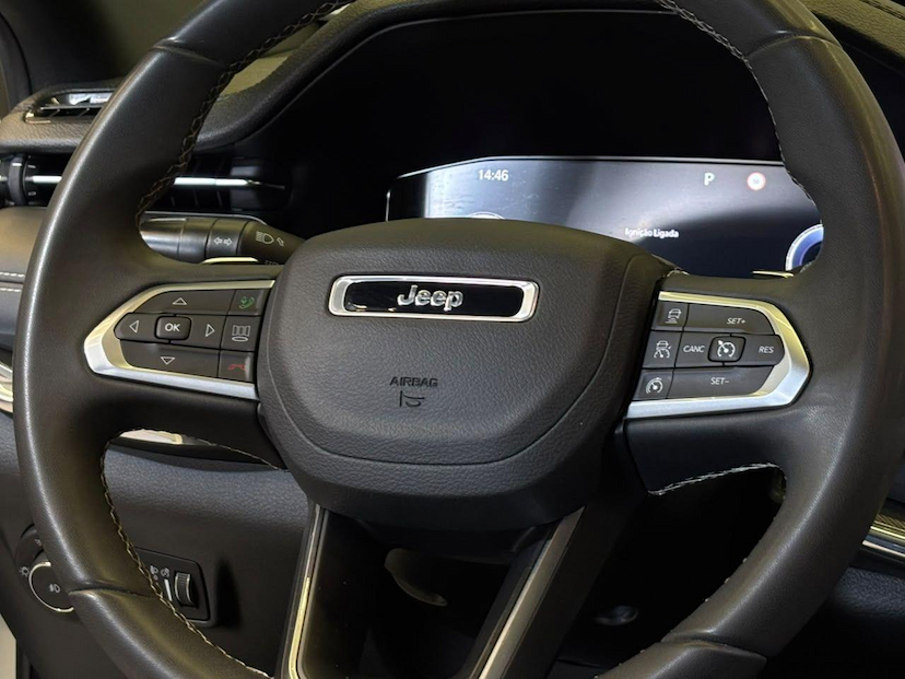 Foto do veículo JEEP COMPASS  SERIE S TF 2023 70.000 KM 136.900,00