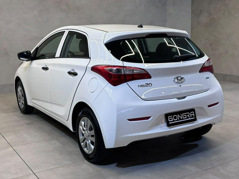 Foto do veículo HYUNDAI HB20  1.0 COMFORT 2015 64.525 KM 49.900,00