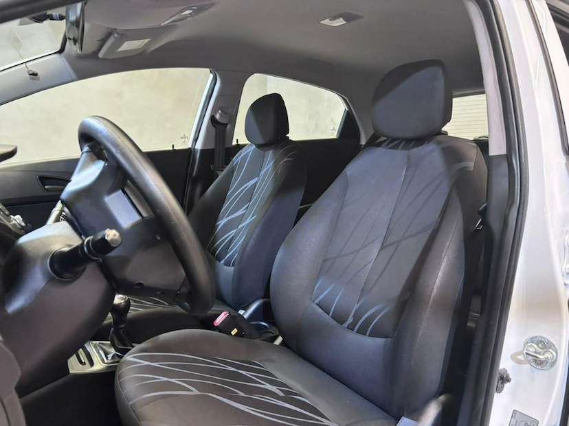 Foto do veículo HYUNDAI HB20  1.0 COMFORT 2015 64.525 KM 49.900,00