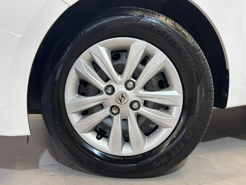 Foto do veículo HYUNDAI HB20  1.0 COMFORT 2015 64.525 KM 49.900,00