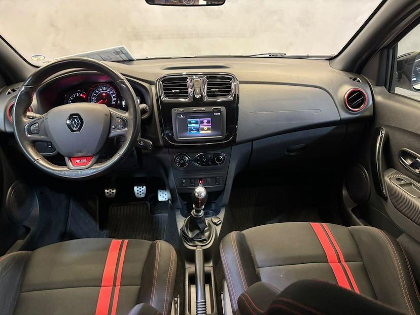 Foto do veículo RENAULT SANDERO  SPORT RS 2.0 FLEX 16V 5P 2022 33.100 KM 86.900,00