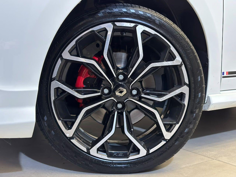 Foto do veículo RENAULT SANDERO  SPORT RS 2.0 FLEX 16V 5P 2022 33.100 KM 86.900,00