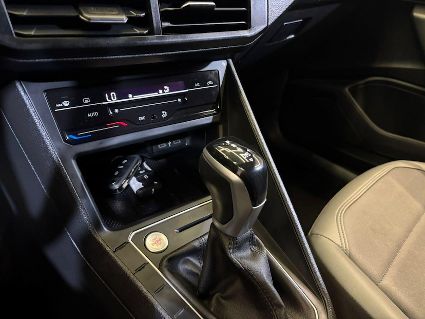 Foto do veículo VOLKSWAGEN NIVUS  1.0 200 TSI HIGHLINE 2023 56.764 KM 112.900,00