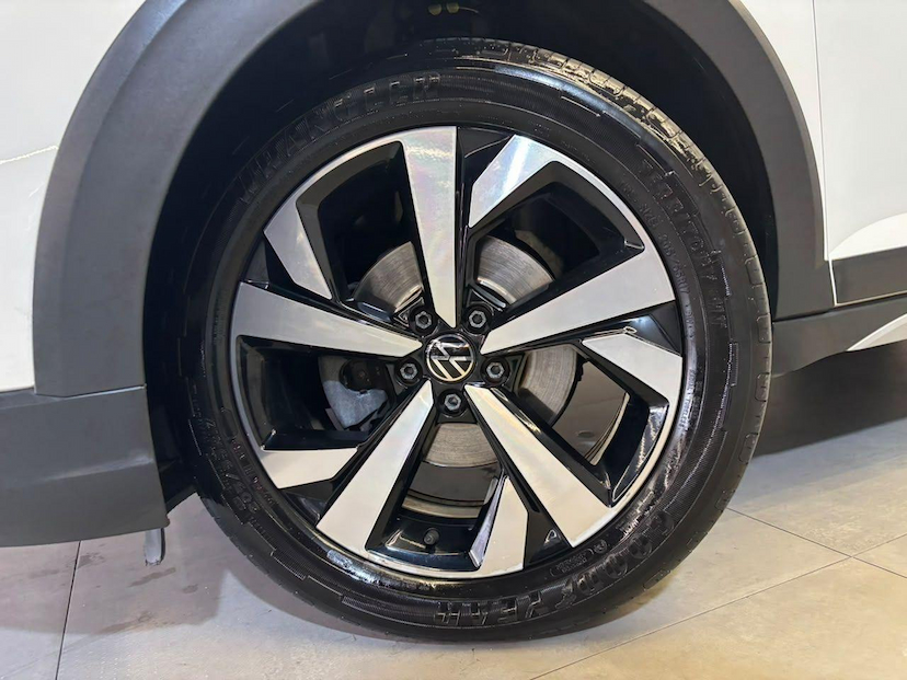 Foto do veículo VOLKSWAGEN NIVUS  1.0 200 TSI HIGHLINE 2023 56.764 KM 112.900,00