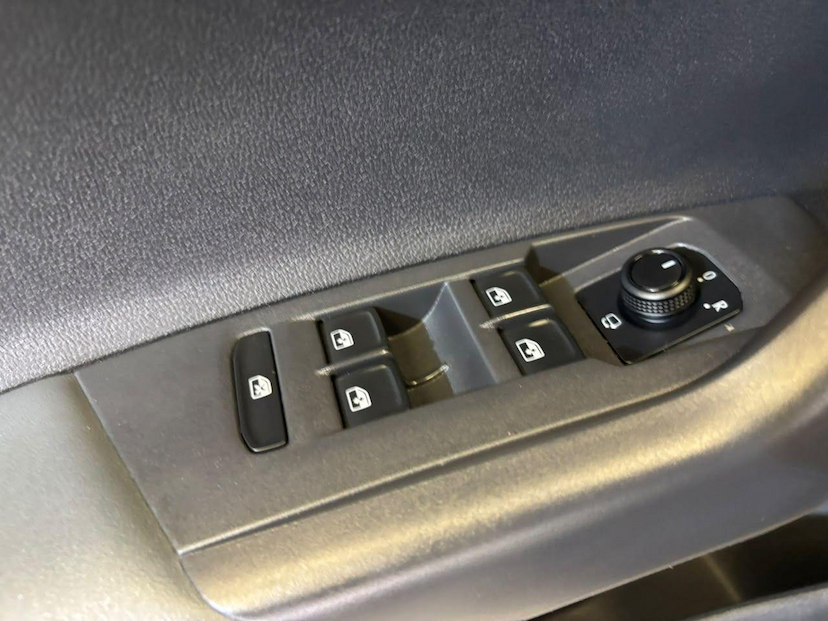 Foto do veículo VOLKSWAGEN NIVUS  1.0 200 TSI HIGHLINE 2023 56.764 KM 112.900,00