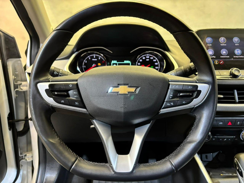 Foto do veículo CHEVROLET ONIX  1.0 PREMIER AUTOMÁTICO TURBO 2025 32.310 KM 94.900,00