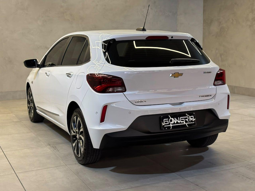 Foto do veículo CHEVROLET ONIX  1.0 PREMIER AUTOMÁTICO TURBO 2025 32.310 KM 94.900,00