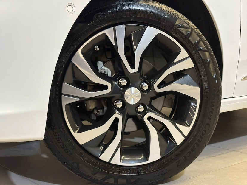 Foto do veículo CHEVROLET ONIX  1.0 PREMIER AUTOMÁTICO TURBO 2025 32.310 KM 94.900,00