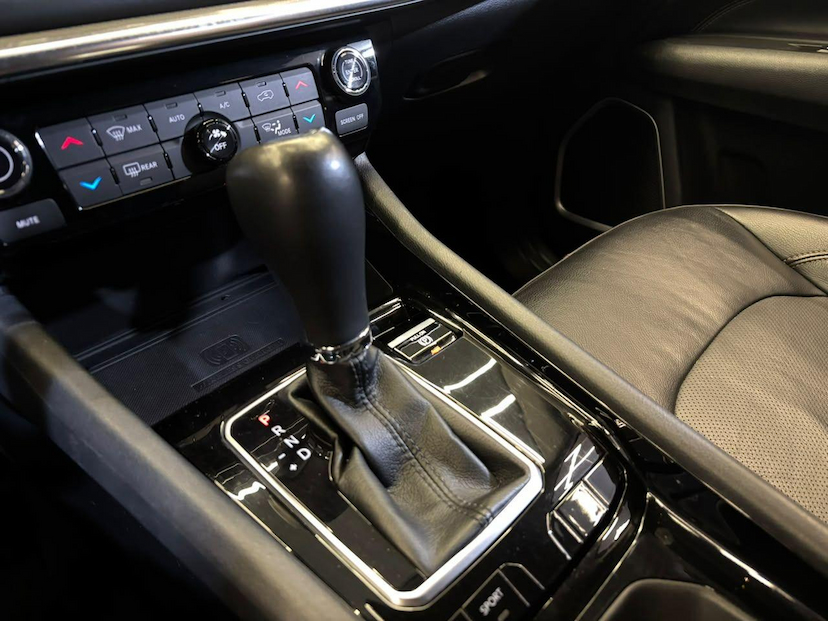 Foto do veículo JEEP COMPASS  LIMITED TF 2023 35.273 KM 134.900,00