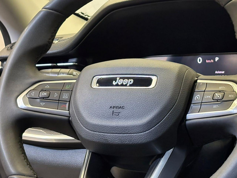 Foto do veículo JEEP COMPASS  LIMITED TF 2023 35.273 KM 134.900,00