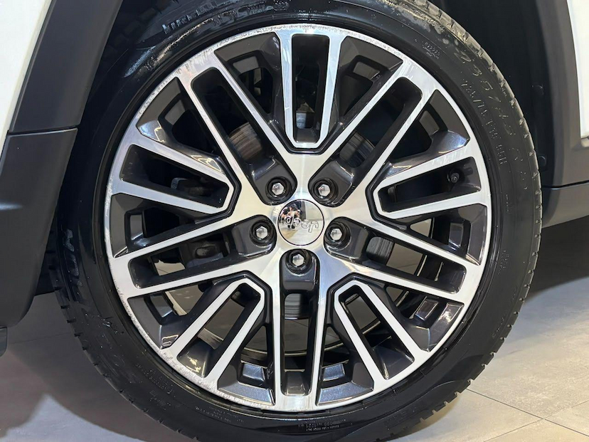 Foto do veículo JEEP COMPASS  LIMITED TF 2023 35.273 KM 134.900,00