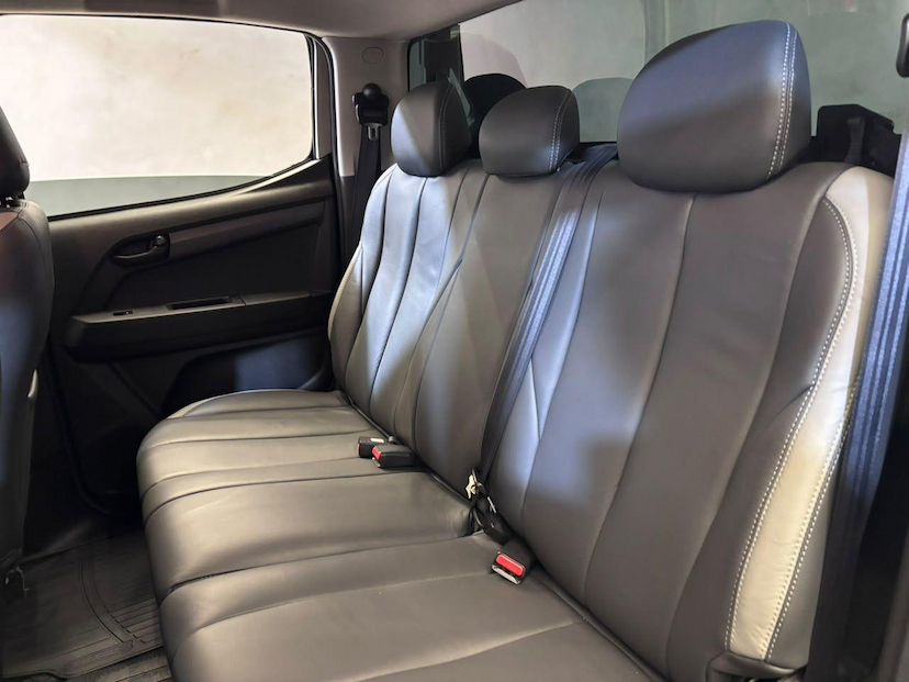 Foto do veículo CHEVROLET S10  LS DD4 2023 56.000 KM 148.900,00