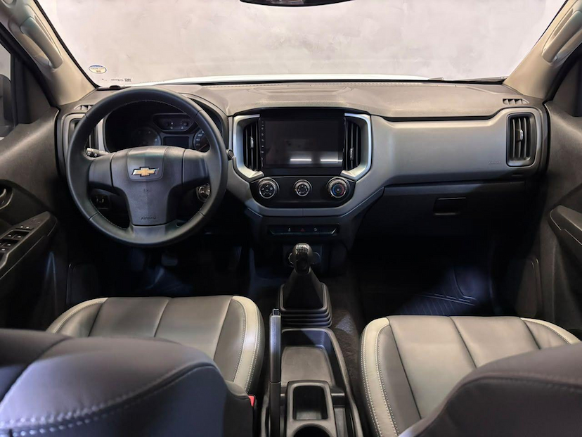 Foto do veículo CHEVROLET S10  LS DD4 2023 56.000 KM 148.900,00