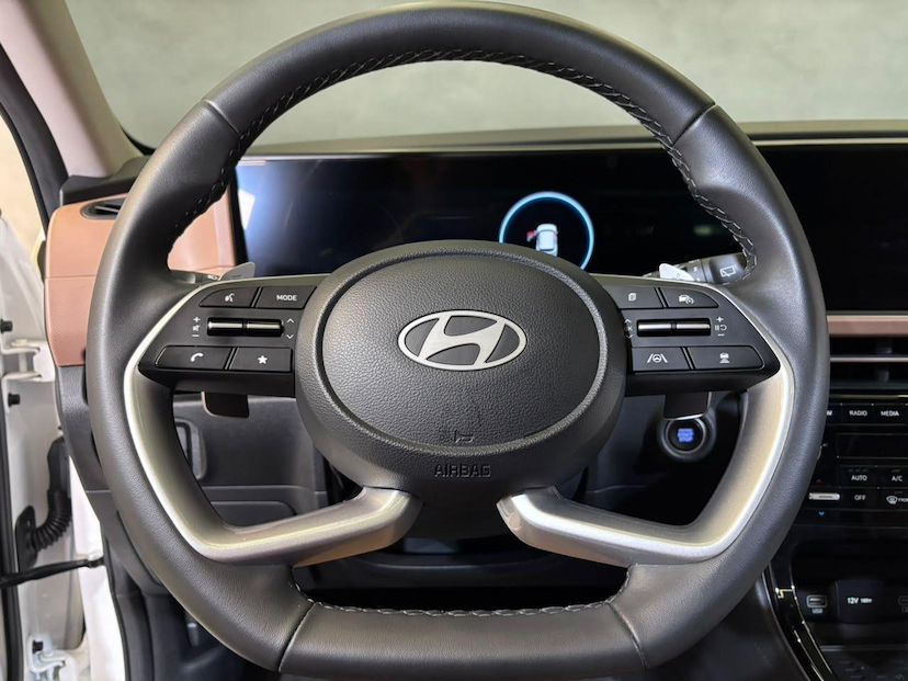 Foto do veículo HYUNDAI CRETA  1TA PLATINUM 2026 15.000 KM 159.900,00