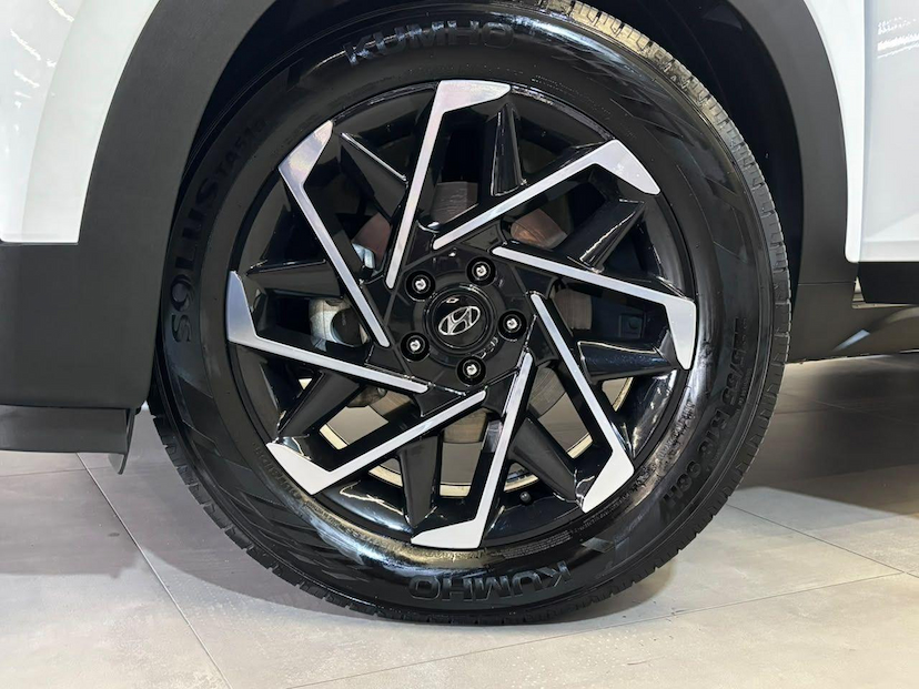 Foto do veículo HYUNDAI CRETA  1TA PLATINUM 2026 15.000 KM 159.900,00