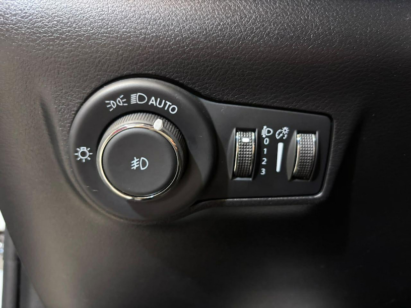Foto do veículo JEEP COMPASS  SERIE S TF 2024 44.803 KM 152.900,00