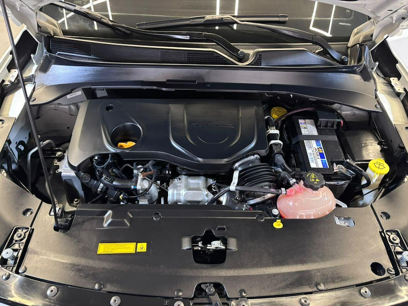 Foto do veículo JEEP COMPASS  SERIE S TF 2024 44.803 KM 152.900,00