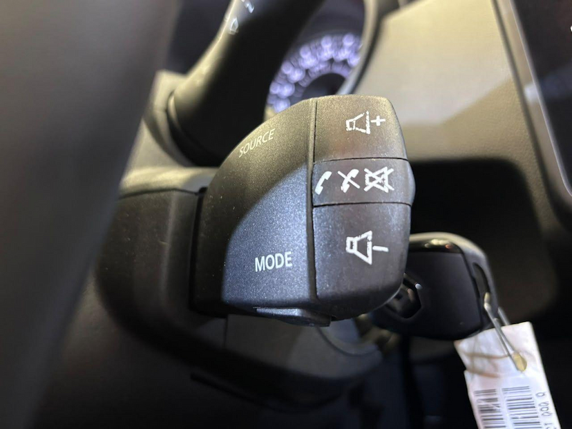 Foto do veículo RENAULT DUSTER  INT16 CVT 2024 54.000 KM 94.900,00