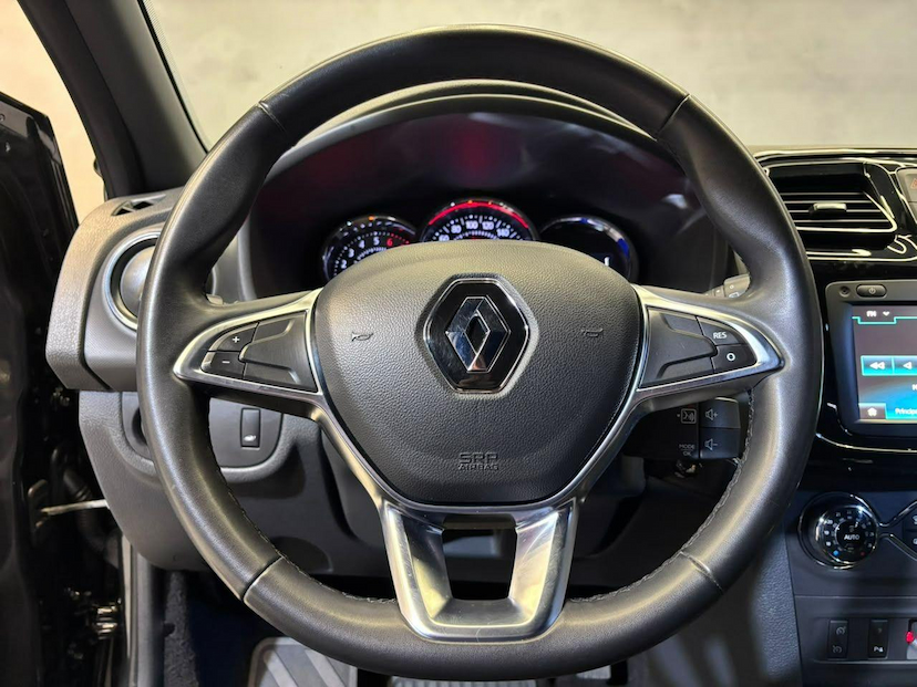 Foto do veículo RENAULT SANDERO  INT16CVT 2022 38.000 KM 76.900,00