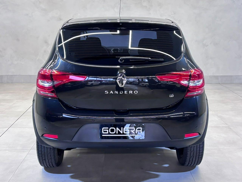Foto do veículo RENAULT SANDERO  INT16CVT 2022 38.000 KM 76.900,00