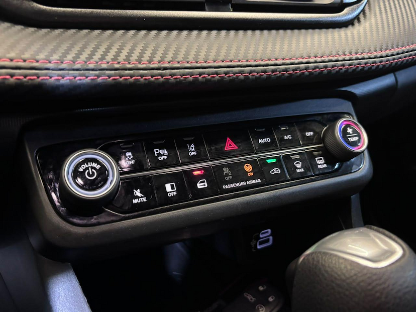 Foto do veículo FIAT FASTBACK  ABARTH T270 AT FLEX 2025 13.000 KM 132.900,00