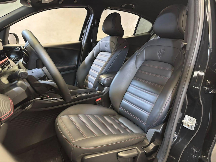 Foto do veículo FIAT FASTBACK  ABARTH T270 AT FLEX 2025 13.000 KM 132.900,00