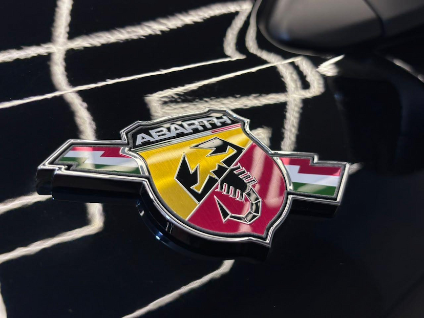 Foto do veículo FIAT FASTBACK  ABARTH T270 AT FLEX 2025 13.000 KM 132.900,00