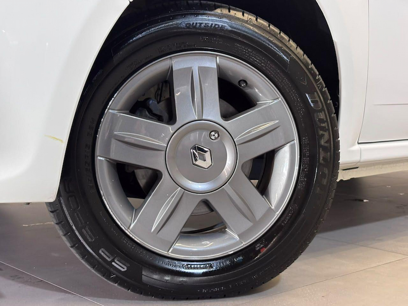 Foto do veículo RENAULT SANDERO  TECH RUN HI-FLEX 1.0 16V 5P 2014 106.400 KM 39.900,00
