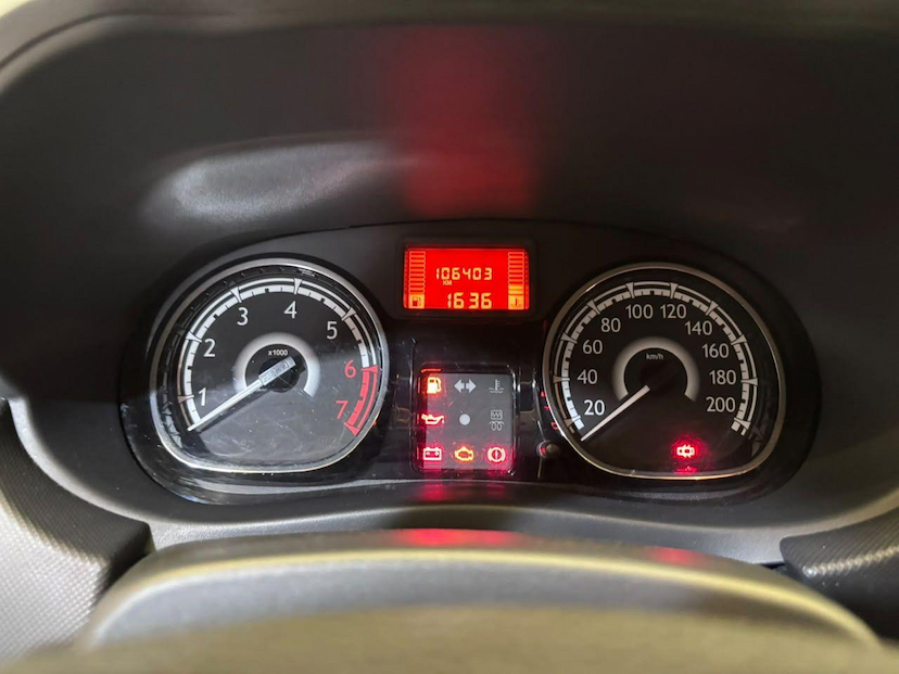 Foto do veículo RENAULT SANDERO  TECH RUN HI-FLEX 1.0 16V 5P 2014 106.400 KM 39.900,00