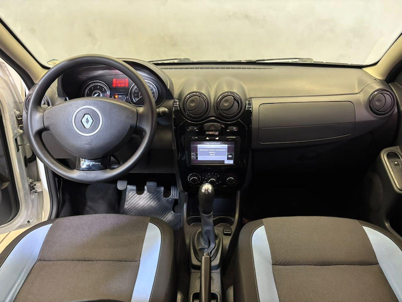 Foto do veículo RENAULT SANDERO  TECH RUN HI-FLEX 1.0 16V 5P 2014 106.400 KM 39.900,00