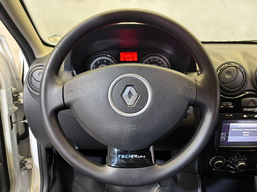 Foto do veículo RENAULT SANDERO  TECH RUN HI-FLEX 1.0 16V 5P 2014 106.400 KM 39.900,00