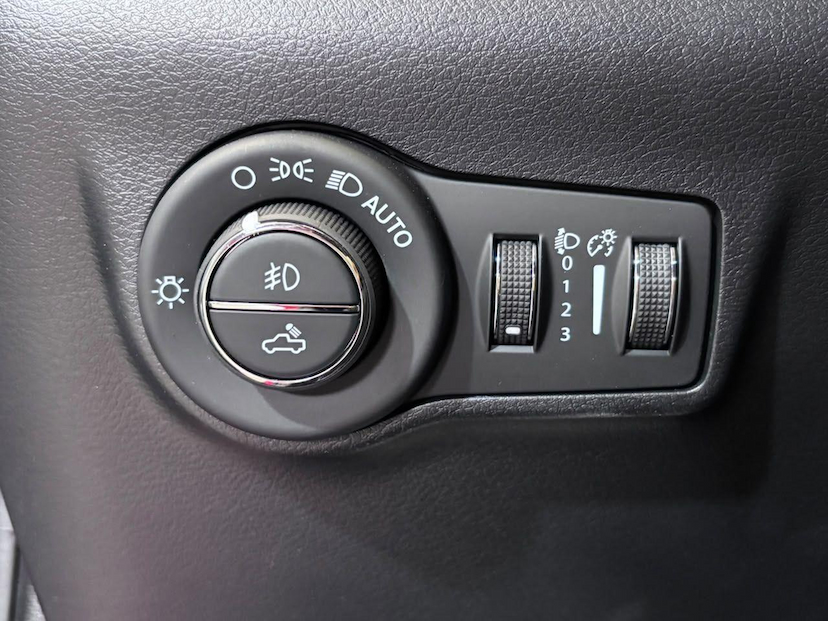 Foto do veículo RAM RAMPAGE  R/T HURRIC. 4 2.0 CD 4X4 AUT. 2025 7.285 KM 198.900,00