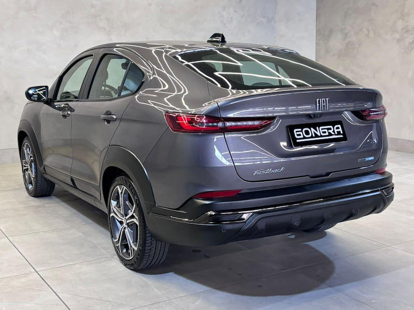 Foto do veículo FIAT FASTBACK  IMPETUS HY 2025 7.993 KM 119.900,00