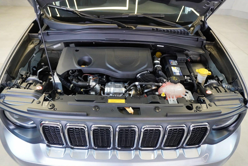Foto do veículo JEEP RENEGADE  LGTD T270 2023 21.300 KM 102.900,00