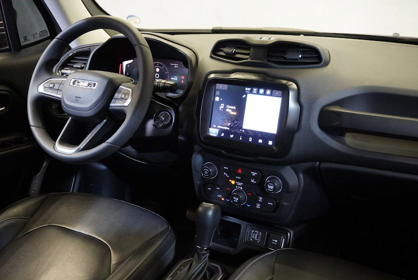 Foto do veículo JEEP RENEGADE  LGTD T270 2023 21.300 KM 102.900,00
