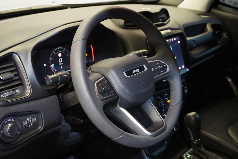 Foto do veículo JEEP RENEGADE  LGTD T270 2023 21.300 KM 102.900,00