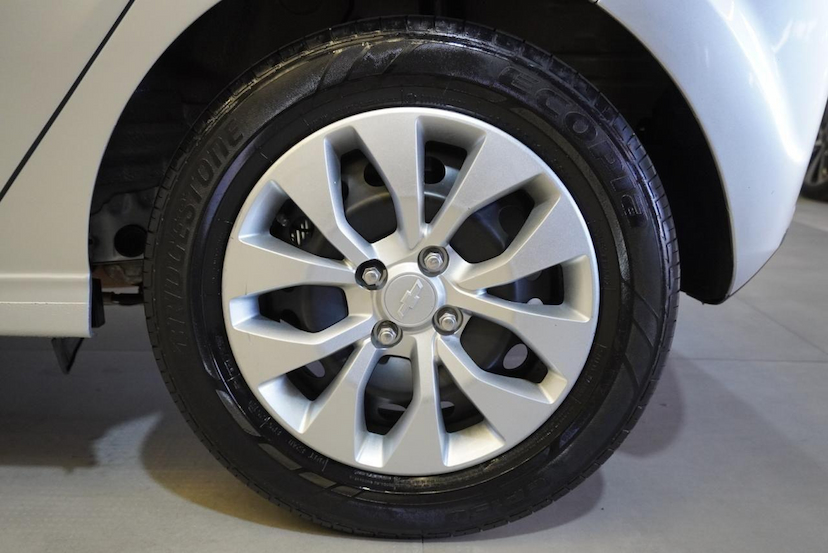 Foto do veículo Chevrolet Onix 1.4 MPFI LT 8V FLEX 4P MANUAL 2018 86.000 KM R$ 60.900,00