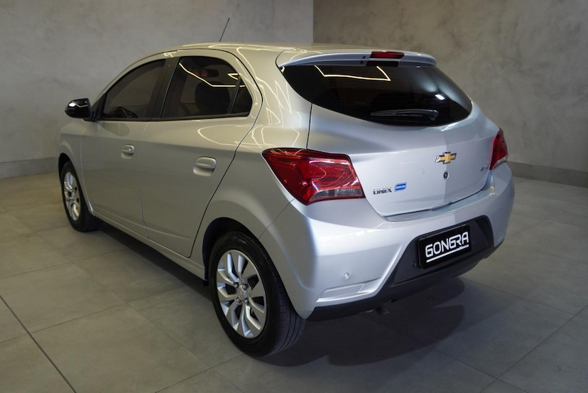 Foto do veículo Chevrolet Onix 1.4 MPFI LT 8V FLEX 4P MANUAL 2018 86.000 KM R$ 60.900,00
