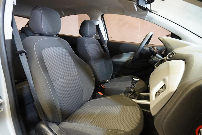 Foto do veículo Chevrolet Onix 1.4 MPFI LT 8V FLEX 4P MANUAL 2018 86.000 KM R$ 60.900,00