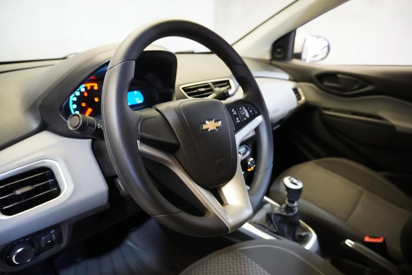 Foto do veículo Chevrolet Onix 1.4 MPFI LT 8V FLEX 4P MANUAL 2018 86.000 KM R$ 60.900,00