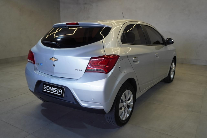 Foto do veículo Chevrolet Onix 1.4 MPFI LT 8V FLEX 4P MANUAL 2018 86.000 KM R$ 60.900,00