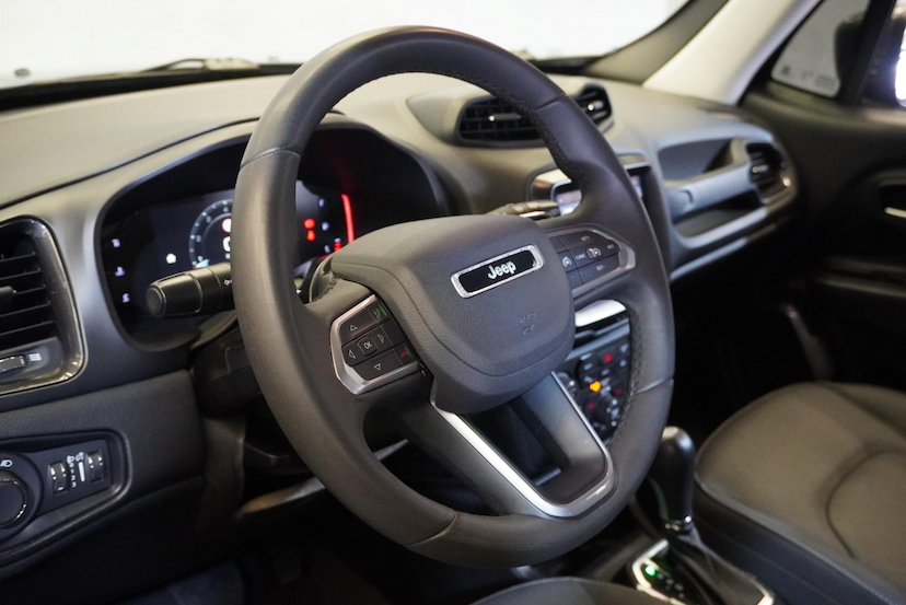 Foto do veículo JEEP RENEGADE  LGTD T270 2024 50.000 KM 102.900,00