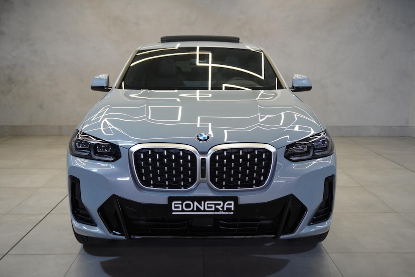 Foto do veículo BMW X4  XDRIVE30I 2025 12.096 KM 379.900,00