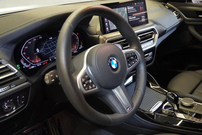 Foto do veículo BMW X4  XDRIVE30I 2025 12.096 KM 379.900,00