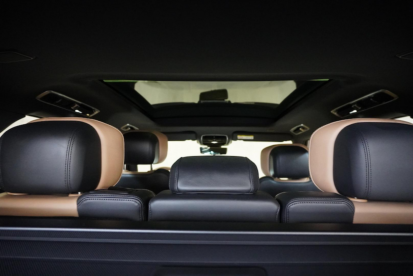 Foto do veículo LAND ROVER RANGE ROVER SPORT 3.0 LR RRS D350 HSED 2024 18.104 KM R$ 728.900,00