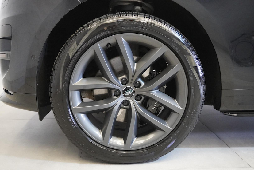 Foto do veículo LAND ROVER RANGE ROVER SPORT 3.0 LR RRS D350 HSED 2024 18.104 KM R$ 728.900,00