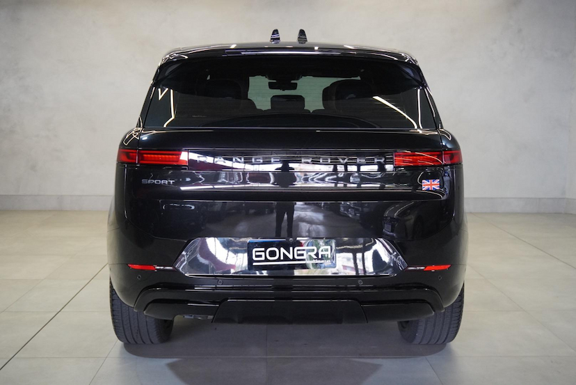 Foto do veículo LAND ROVER RANGE ROVER SPORT 3.0 LR RRS D350 HSED 2024 18.104 KM R$ 728.900,00